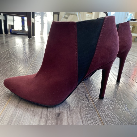 H&M pointed toe stiletto ankle booties in burgundy with black elastic size 6 - Picture 3 of 7